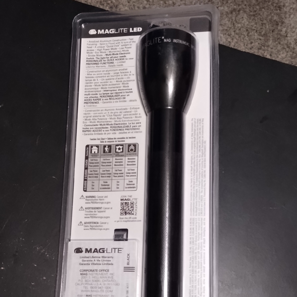 LED Flashlight - Black - Picture 3 of 3